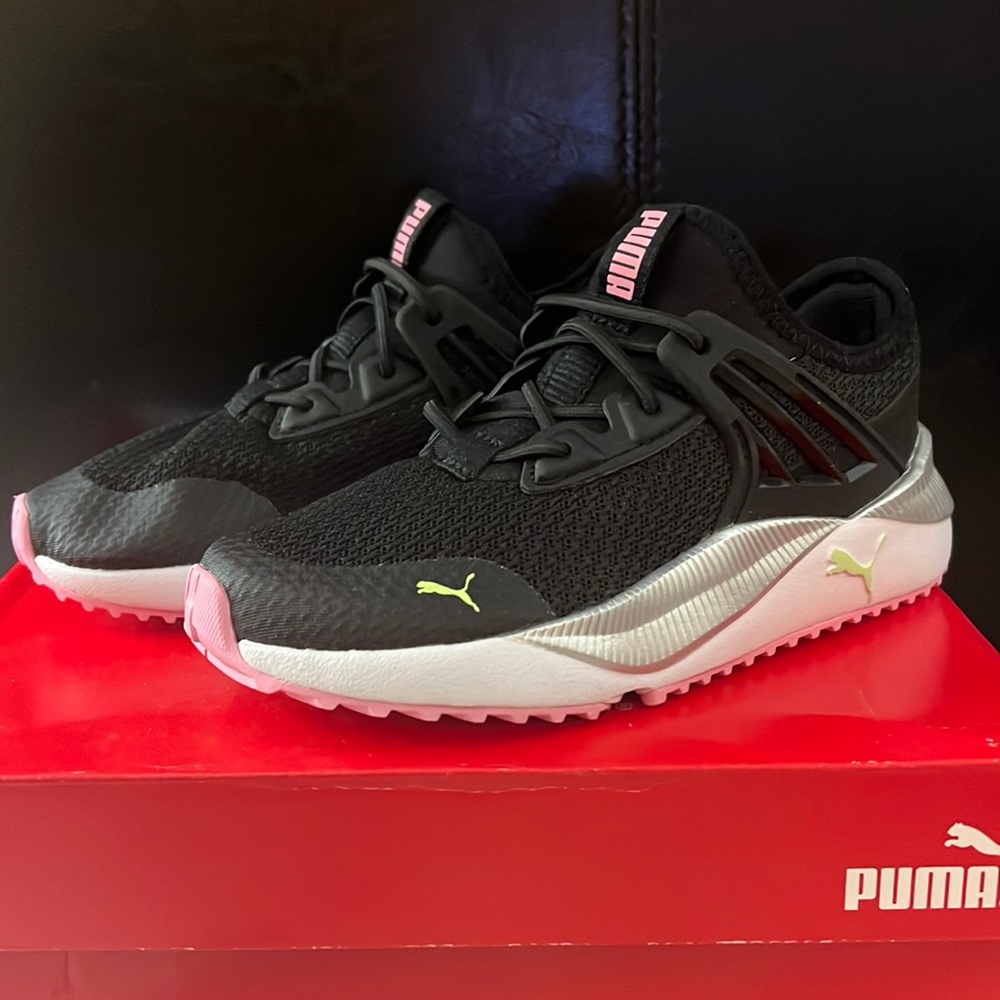 Girls Puma Sneakers NWT